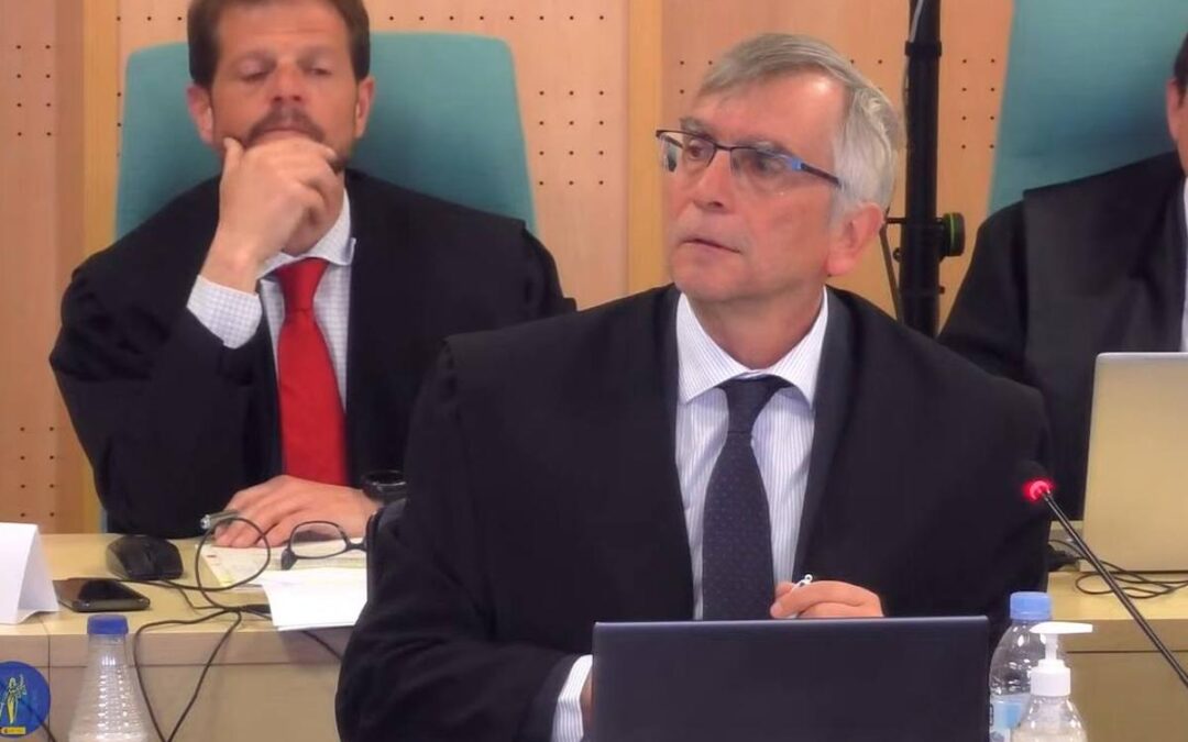 La defensa pide la «nulidad del informe del perito judicial» y la «libre absolución» de los acusados