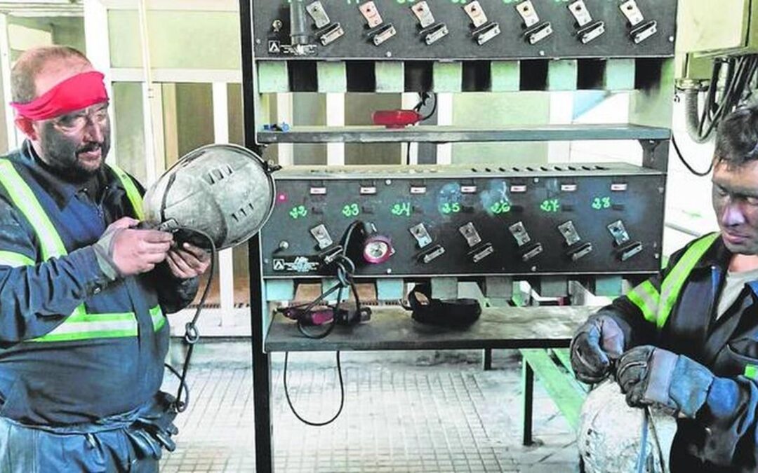 Una empresa minera leonesa explota con éxito carbón en Asturias